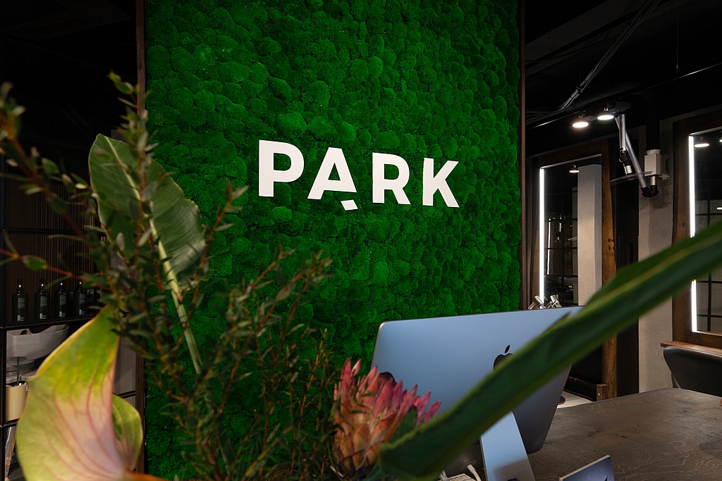 Park logo, mosvægge til private, grønt mos, pudemos, mosvæg, mosvægge
